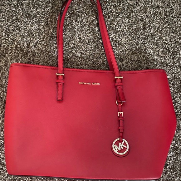 Michael Kors Jet set Travel bright red tote - Picture 2 of 4